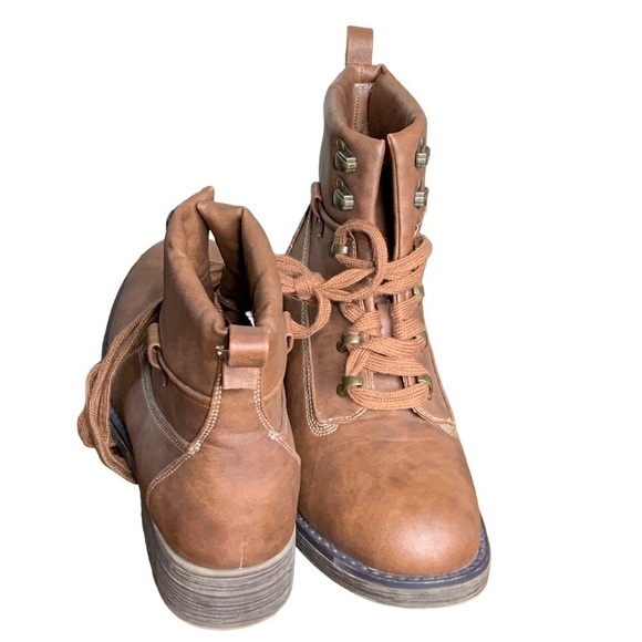 Sugar So Sweet, brown ankle boots. Laced. Size 9 - Picture 1 of 6